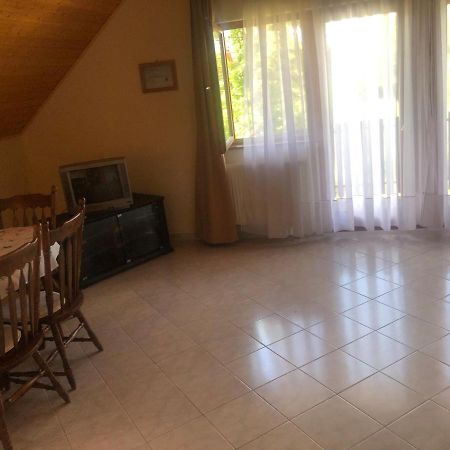 Zalakarosi Égerfa Nyaralóház Földszinti és Emeleti Apartman Exterior foto